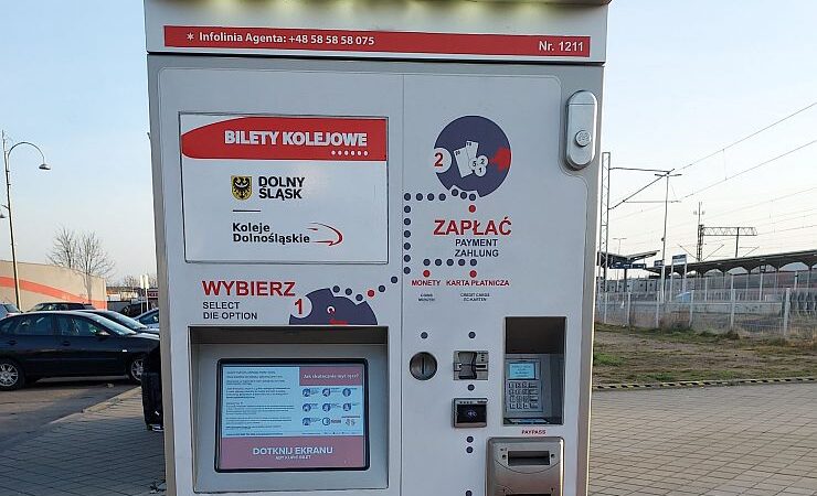 Koleje Dolnośląskie rozwijają sieć biletomatów